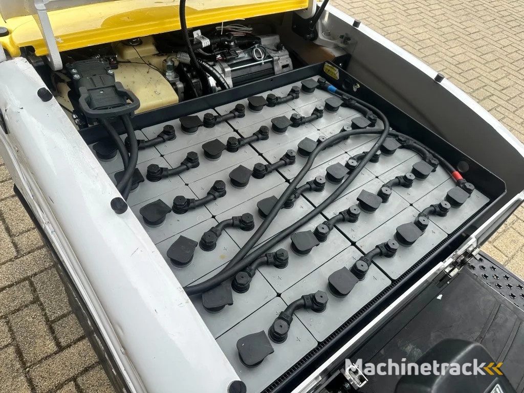 Hyster J1.8XN MWB 1.8 ton Triplex Freelift Sideshift Positioner Elektra Heftruck Accu 2023