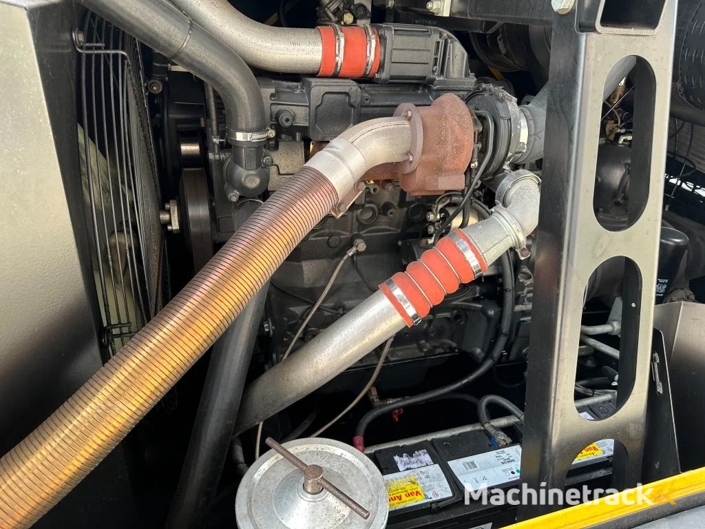 Kaeser M122 Deutz 11.1 m3 / min 7 Bar 83 kW Mobiele Diesel Compressor