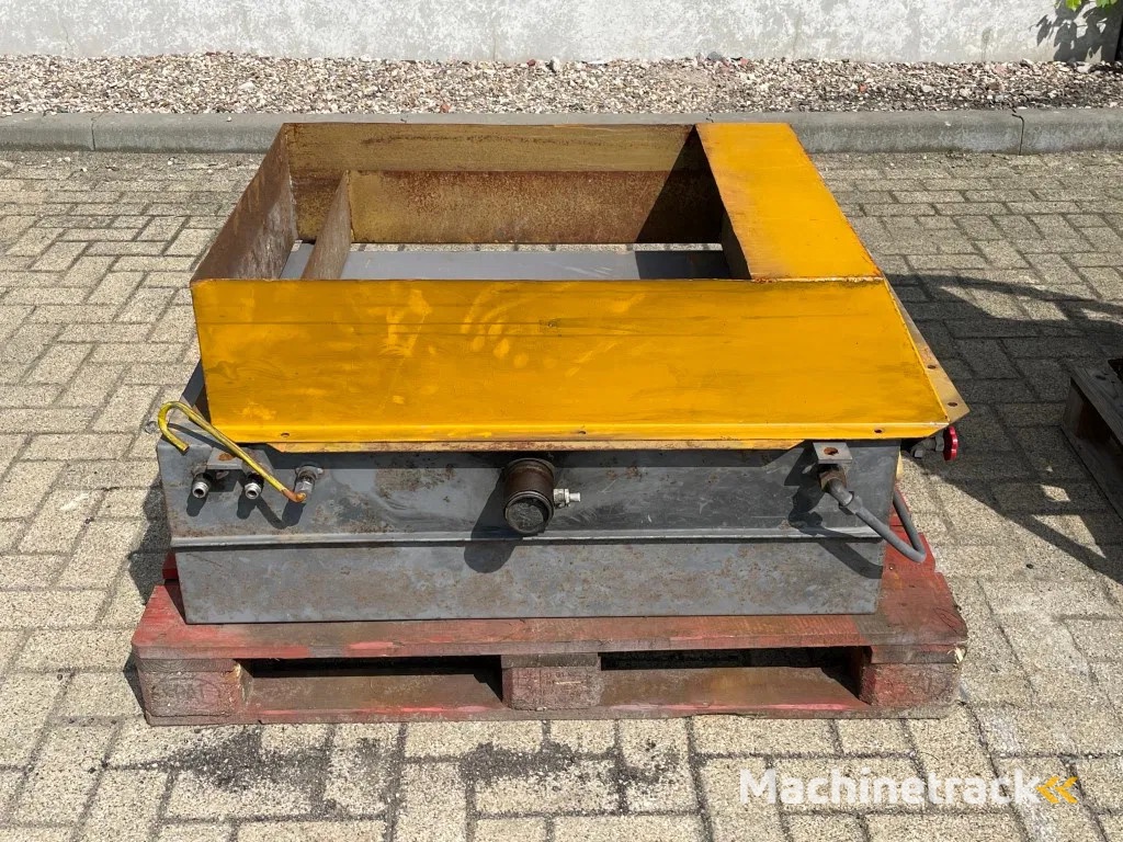 Henschel 4R1112 diesel 60 kVA generatorset only 551 H