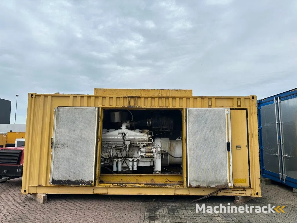 Cummins KTA 38 G5 Leroy Somer 1000 kVA Silent generatorset in container