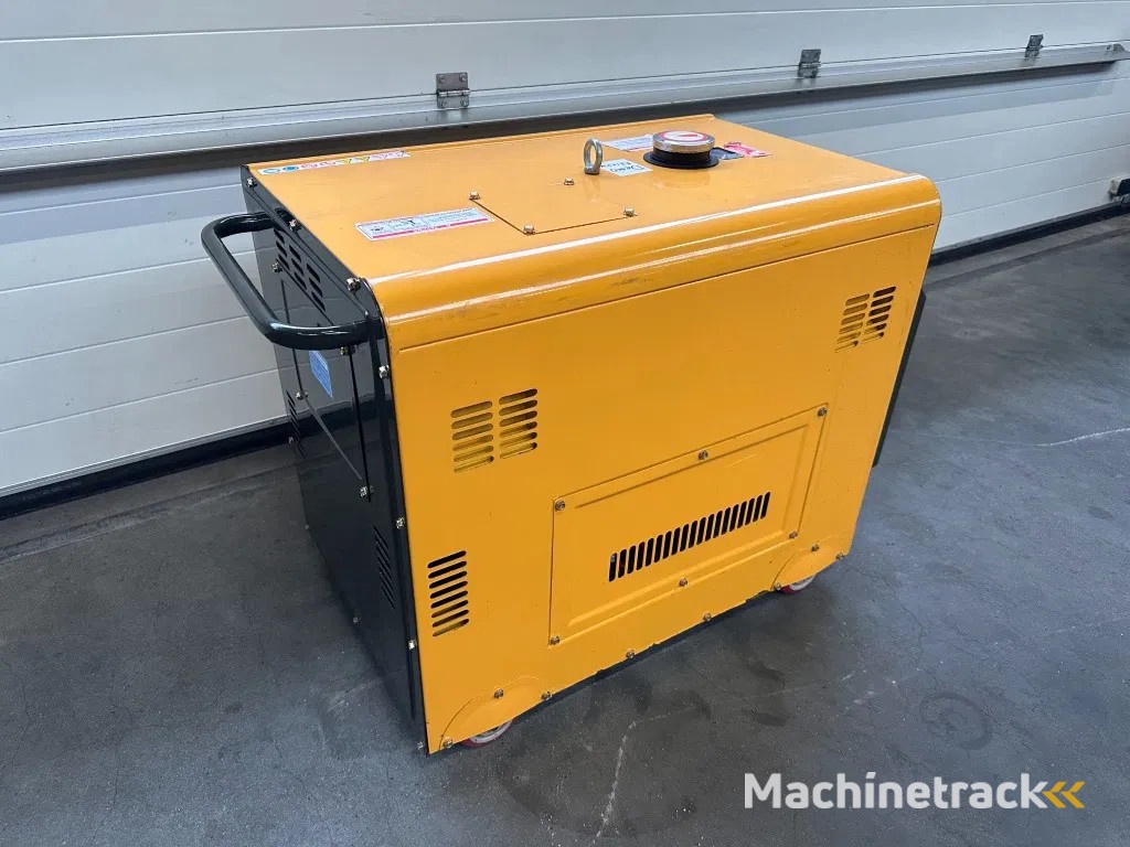 Diesel Diesel Generator UK-9500 5.5 kW 230 en 400 Volt Silent Diesel generator New !