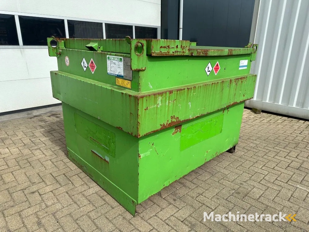Kiwa IBC Steenbergen 2000 liter IBC Dieseltank met handpomp Milieutank