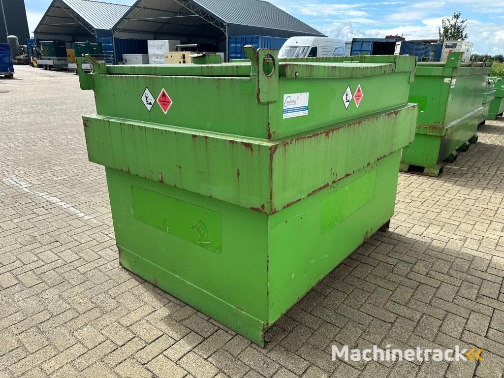 Kiwa IBC Steenbergen 2000 liter IBC Dieseltank met handpomp Milieutank