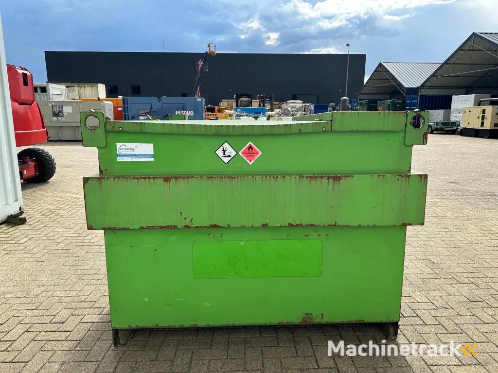 Kiwa IBC Steenbergen 2000 liter IBC Dieseltank met handpomp Milieutank