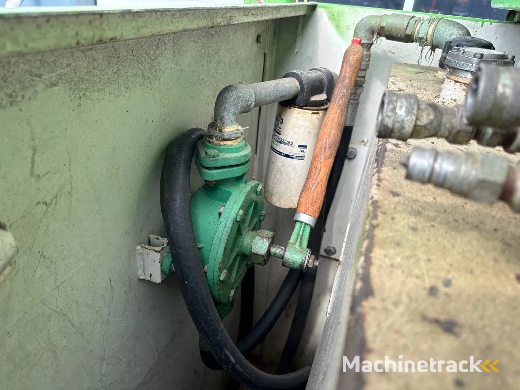 Kiwa IBC Steenbergen 2000 liter IBC Dieseltank met handpomp Milieutank