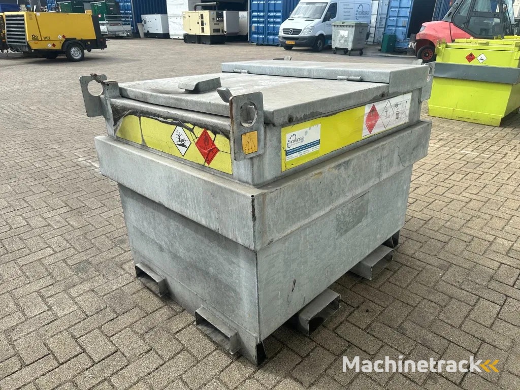 Kiwa IBC Steenbergen 750 liter Dieseltank met Handpomp Milieutank Gegalvaniseerd
