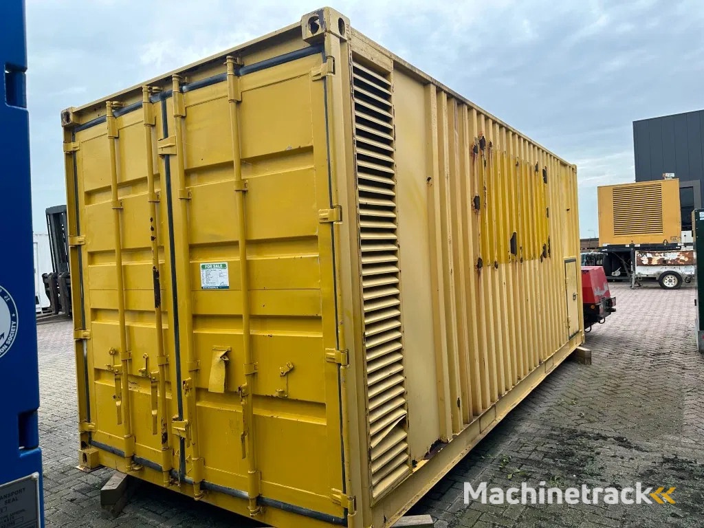 Cummins KTA 38 G5 Leroy Somer 1000 kVA Silent generatorset in container