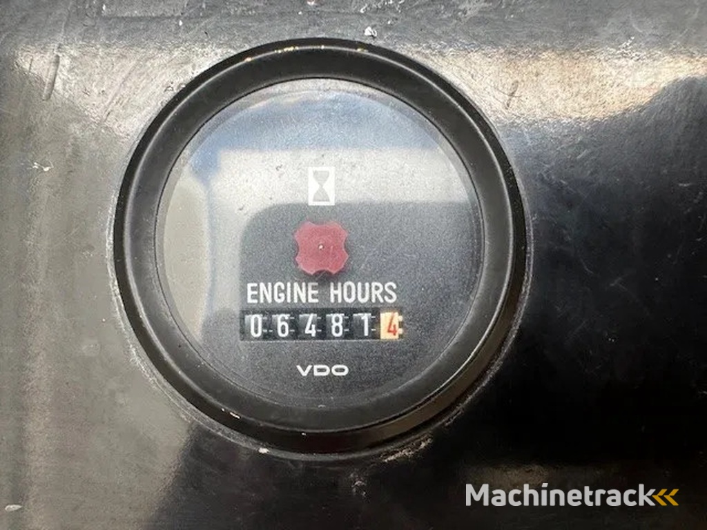 Cummins KTA 38 G5 Leroy Somer 1000 kVA Silent generatorset in container