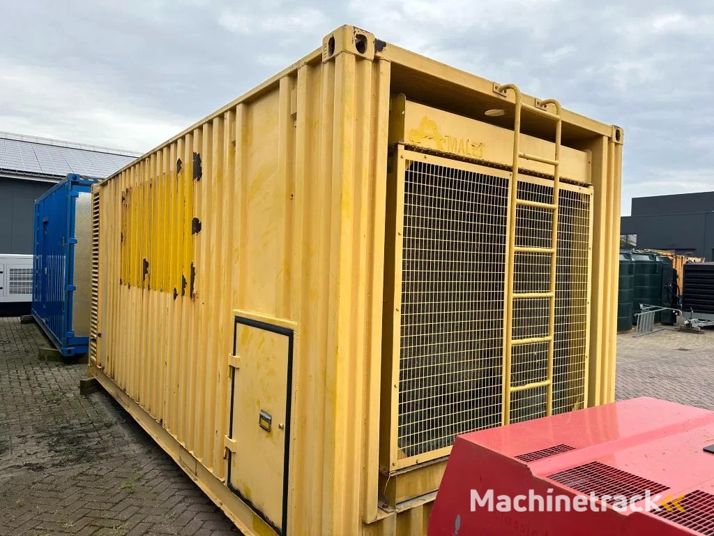 Cummins KTA 38 G5 Leroy Somer 1000 kVA Silent generatorset in container