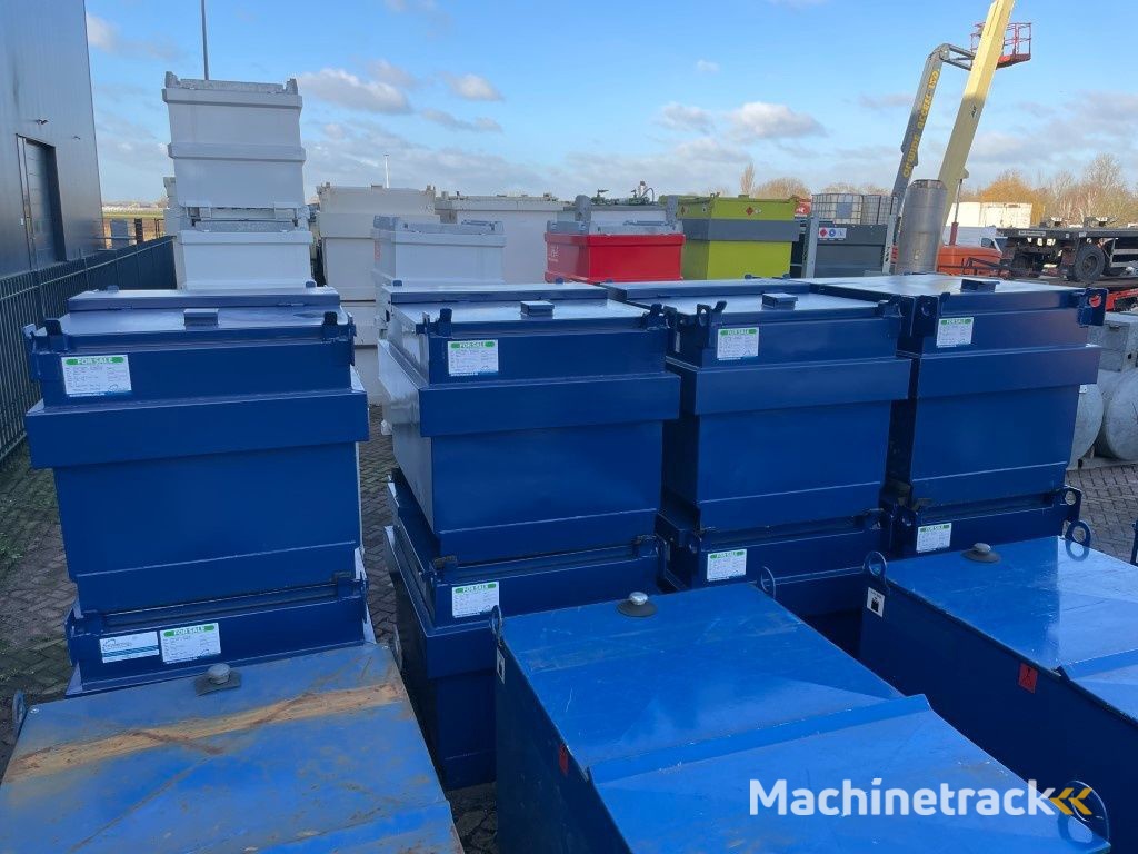 Kiwa IBC Steenbergen 750 liter Dieseltank met handpomp