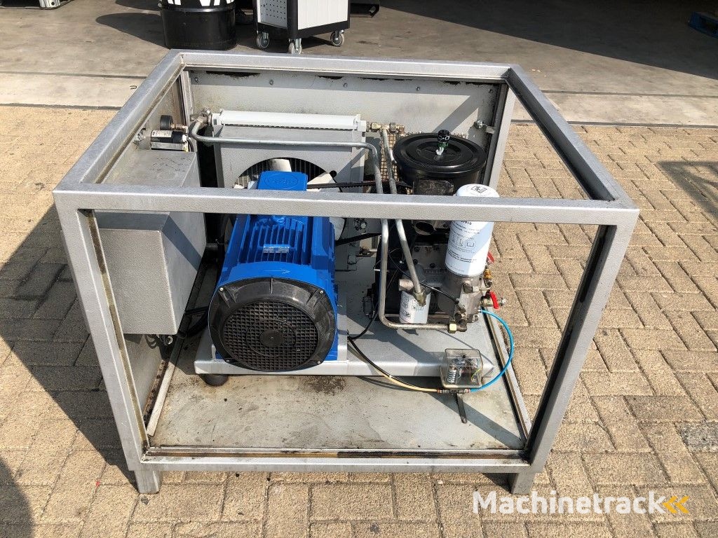 Creemers RCN 15-61 15 kW 1660 Liter/min 15 bar schroefcompressor