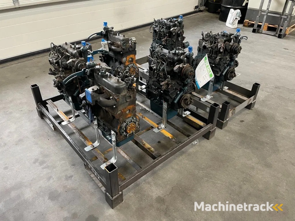 Kubota D722 dieselmotor 3 cilinder 18 PK (4stuks!)