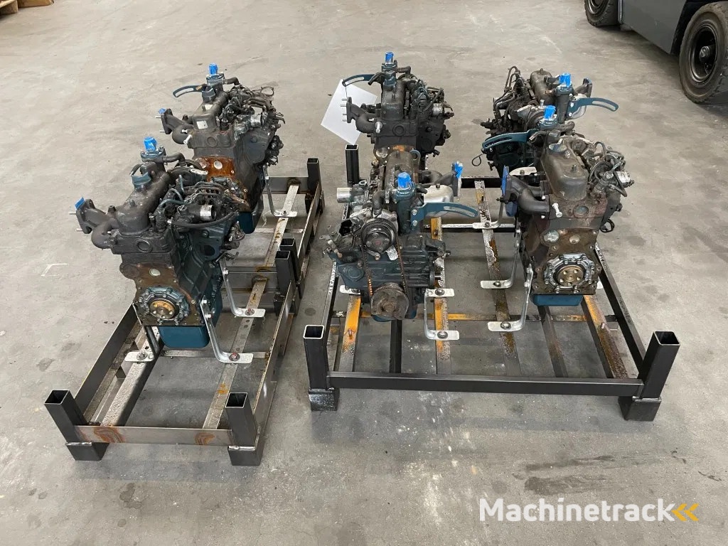 Kubota D722 dieselmotor 3 cilinder 18 PK (4stuks!)