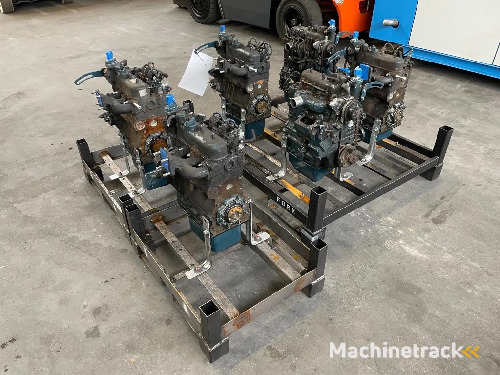 Kubota D722 dieselmotor 3 cilinder 18 PK (4stuks!)