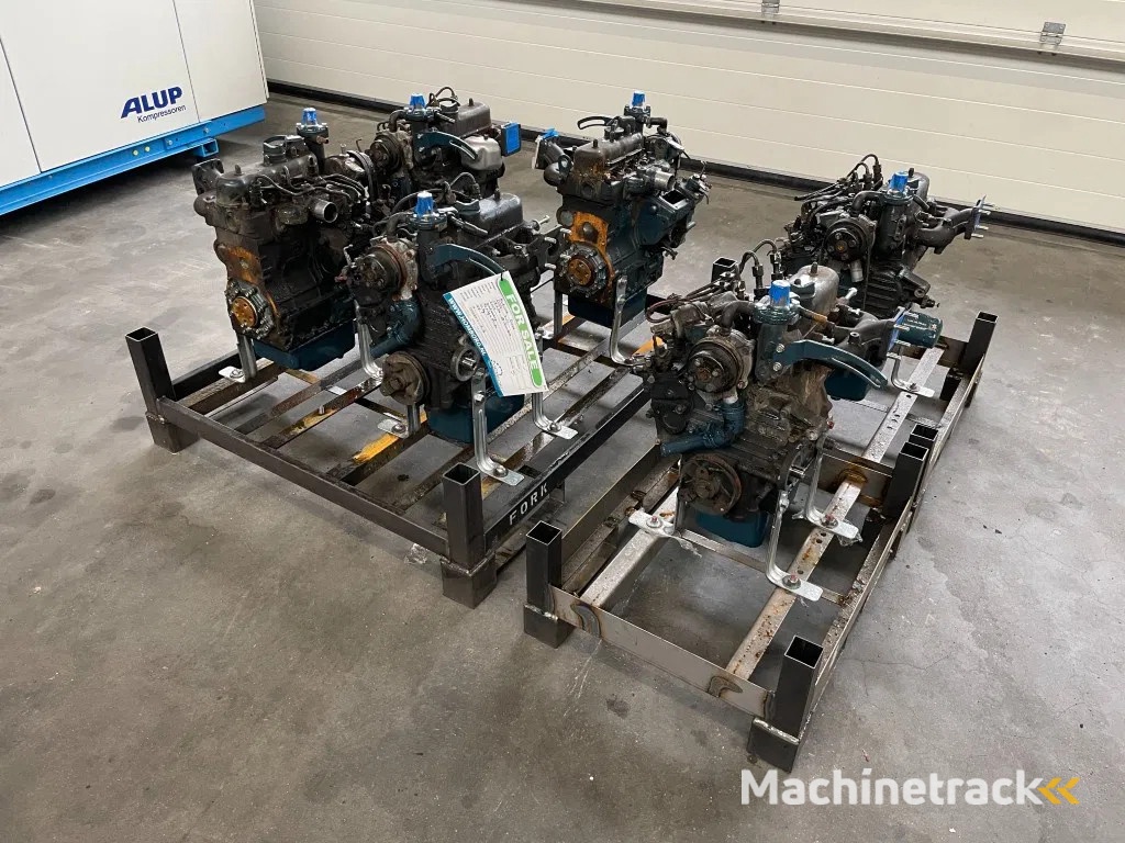 Kubota D722 dieselmotor 3 cilinder 18 PK (4stuks!)