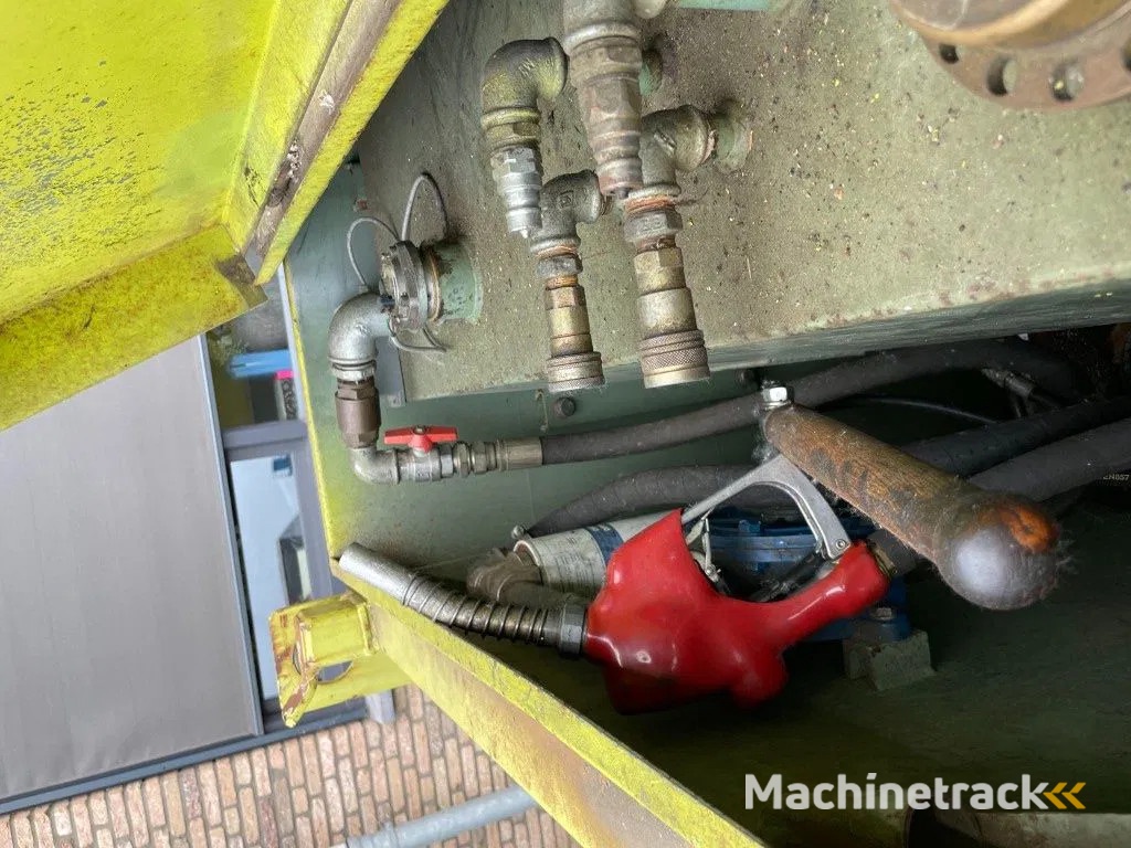 Kiwa IBC Steenbergen 2000 liter Dieseltank met Handpomp Milieutank