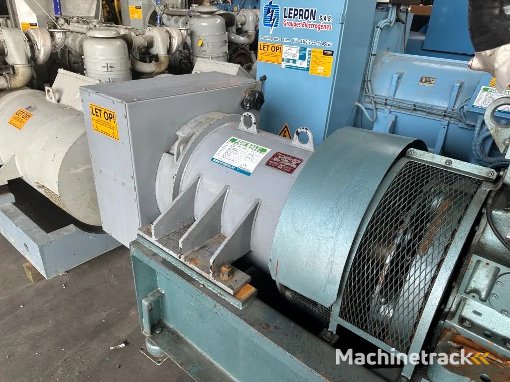 Poyaud Poyaud Leroy Somer 330 kVA noodstroom generatorset ex Emergency
