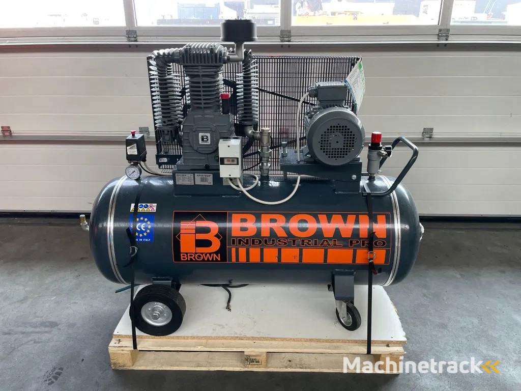 Brown CR 307+S zuigercompressor met 270L ketel