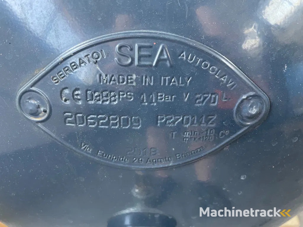 Brown CR 307+S zuigercompressor met 270L ketel