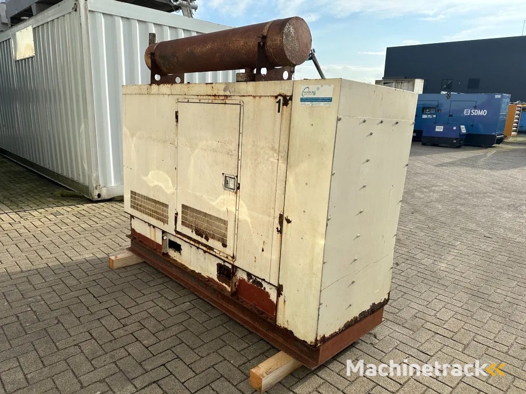 Perkins T4.236 FG Wilson Stamford 60 kVA Silent generatorset