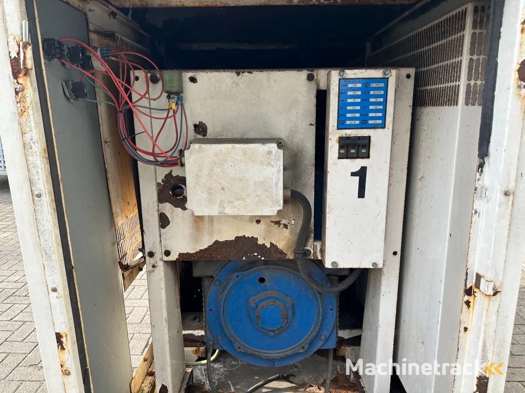 Perkins T4.236 FG Wilson Stamford 60 kVA Silent generatorset