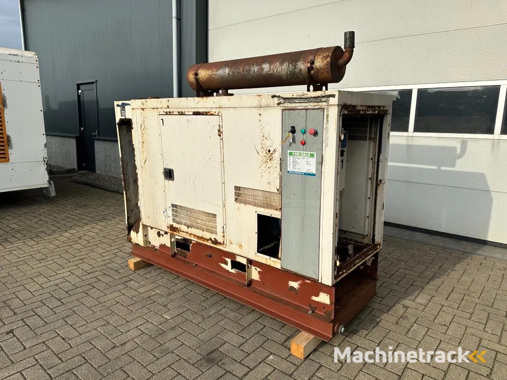 Perkins T4.236 FG Wilson Stamford 60 kVA Silent generatorset