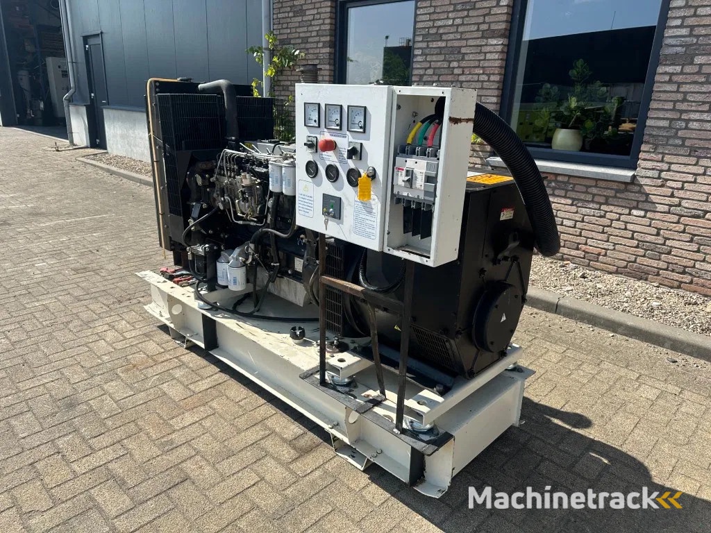 Perkins Stamford 100 kVA noodstroom generatorset