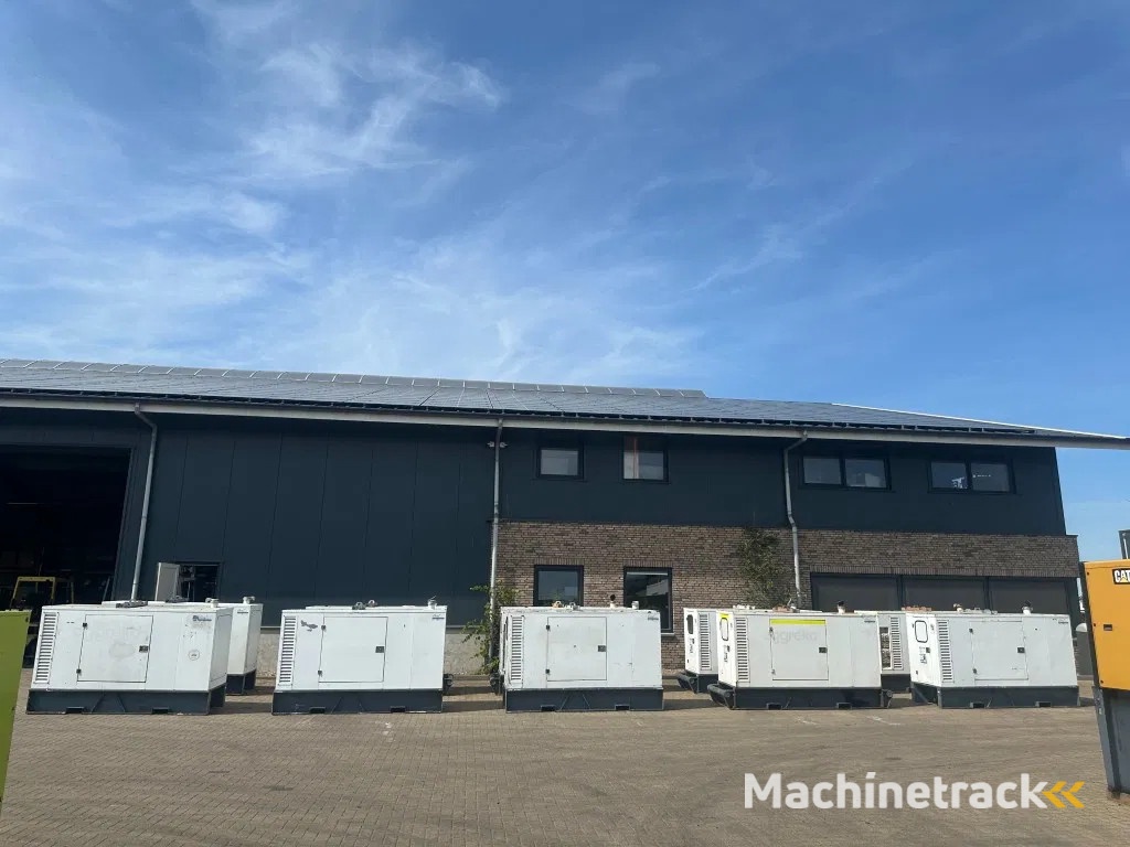 Iveco FPT NEF45 SM1A.A004 Stamford 60 kVA Silent Renrtal generatorset