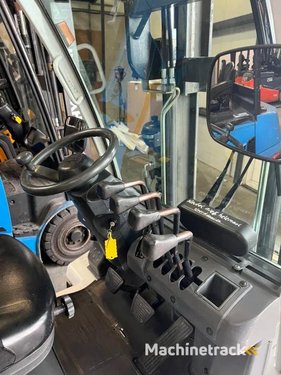 Nissan Nissan Uni Carriers 2.5 ton diesel Y1D2A25Q Nissan 2.5 ton Duplex Sideshift Diesel Heftruck