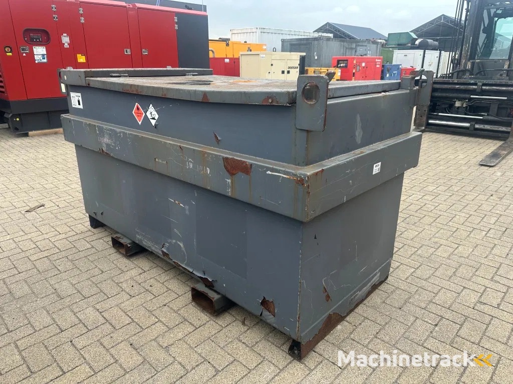 IBC Steenbergen Kiwa IBC 2000 liter dieseltank met handpomp Milieutank