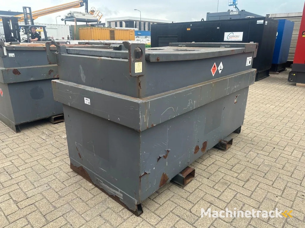 IBC Steenbergen Kiwa IBC 2000 liter dieseltank met handpomp Milieutank