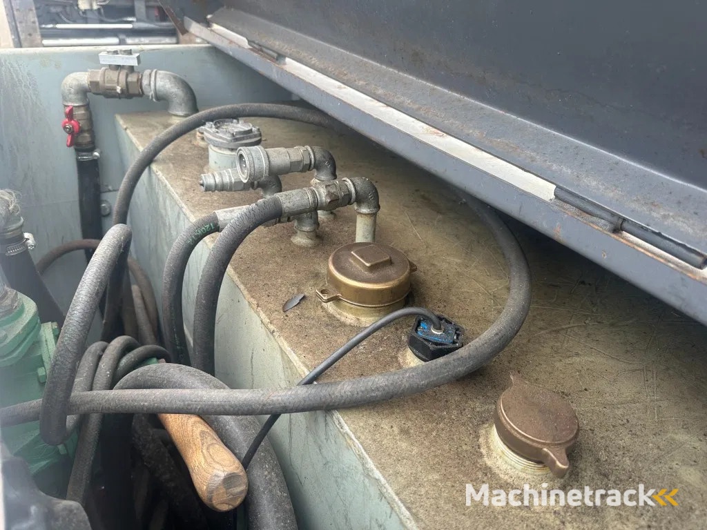 IBC Steenbergen Kiwa IBC 2000 liter dieseltank met handpomp Milieutank