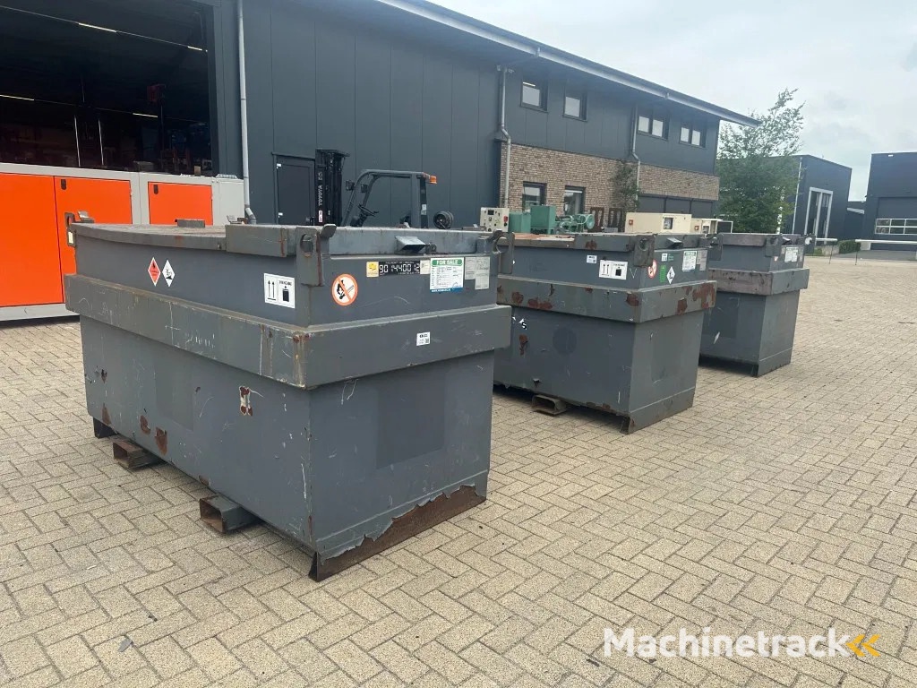 IBC Steenbergen Kiwa IBC 2000 liter dieseltank met handpomp Milieutank