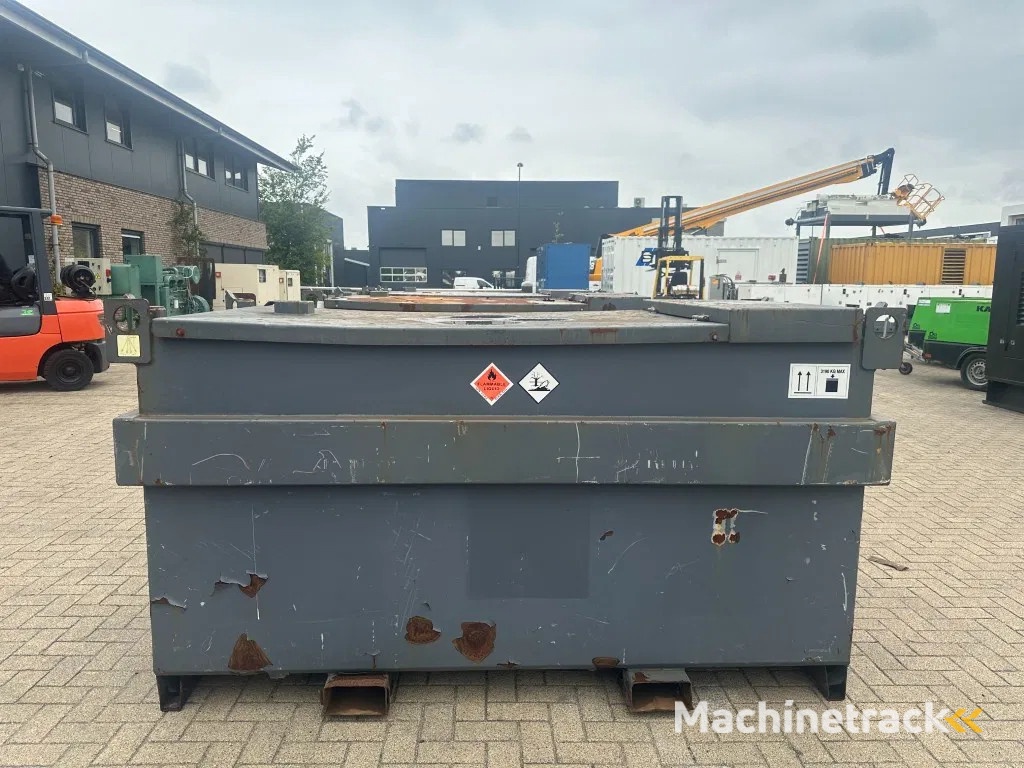 IBC Steenbergen Kiwa IBC 2000 liter dieseltank met handpomp Milieutank