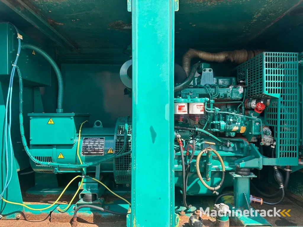 Iveco 7450 I 5.05 Petbow 50 kVA Silent noodstroom generatorset met automatische netovername ATS