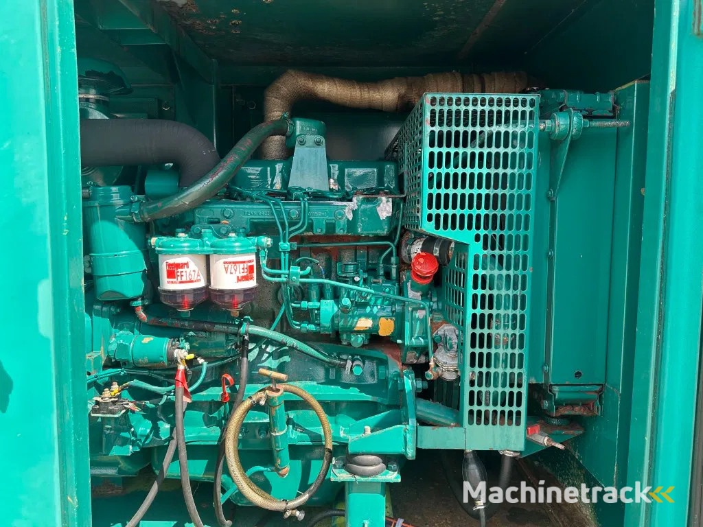 Iveco 7450 I 5.05 Petbow 50 kVA Silent noodstroom generatorset met automatische netovername ATS