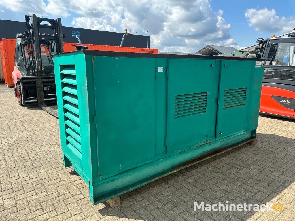 Iveco 7450 I 5.05 Petbow 50 kVA Silent noodstroom generatorset met automatische netovername ATS