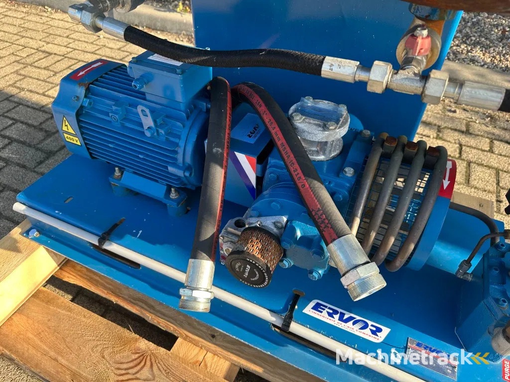 Hogedruk Hogedruk Luchtstart Air starter 30 Bar 15 kW 2 x 150 liter air tank