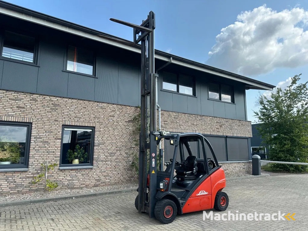 Linde H25T 2.5 ton Triplex Freelift Sideshift LPG Heftruck