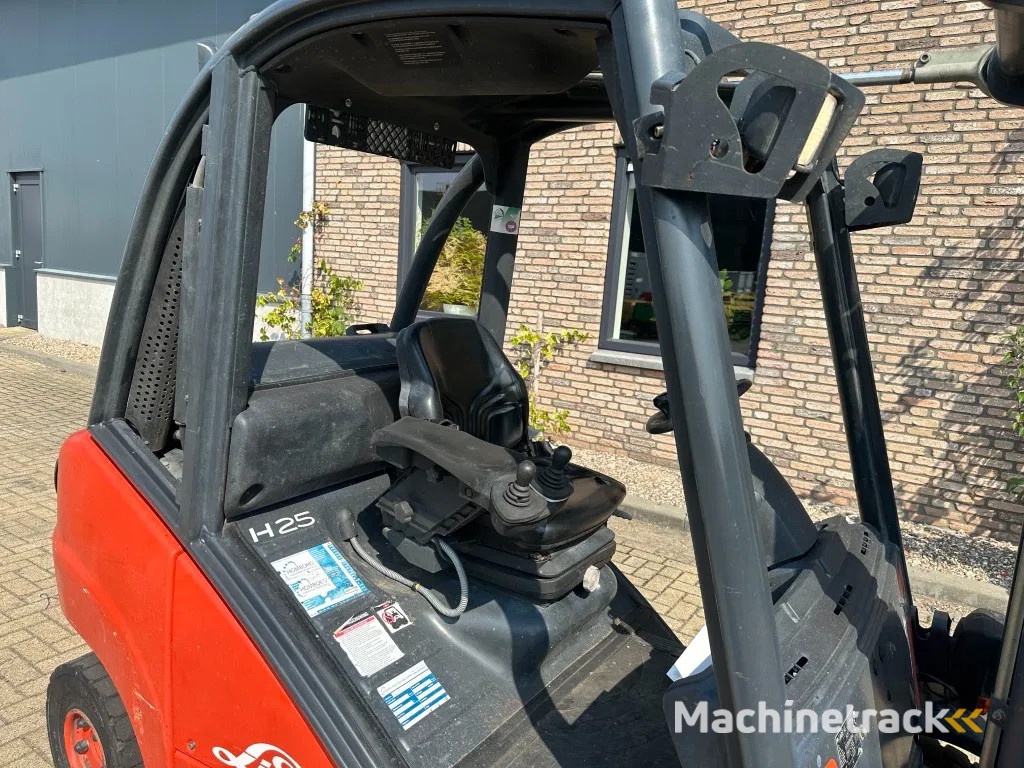 Linde H25T 2.5 ton Triplex Freelift Sideshift LPG Heftruck