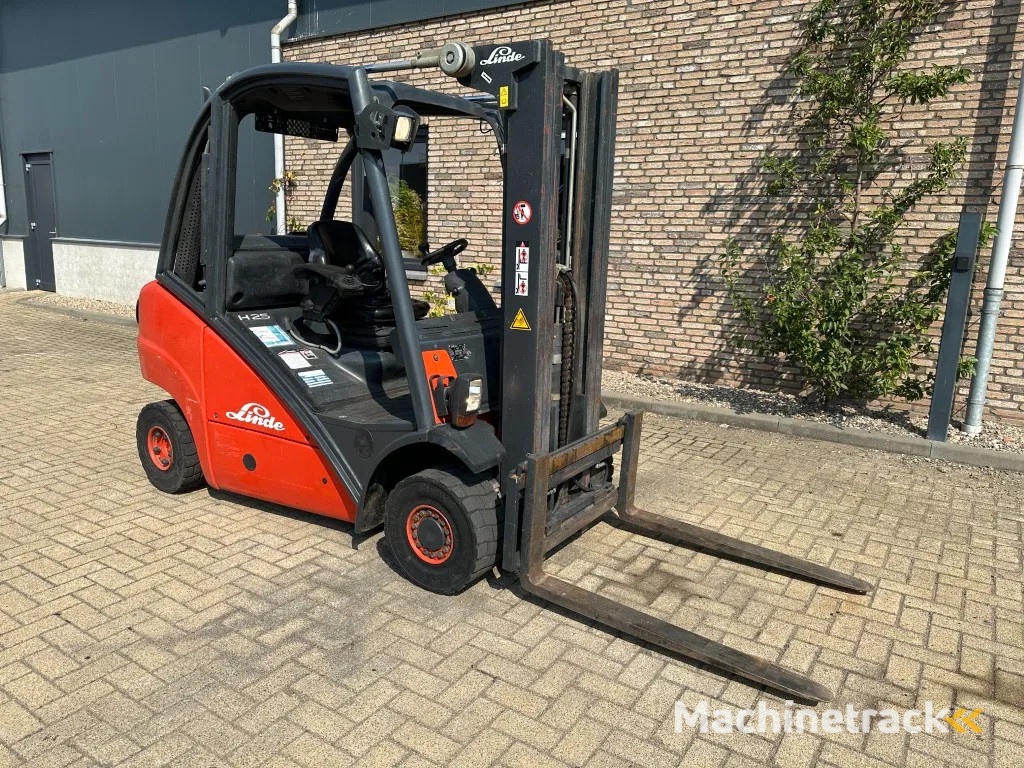 Linde H25T 2.5 ton Triplex Freelift Sideshift LPG Heftruck