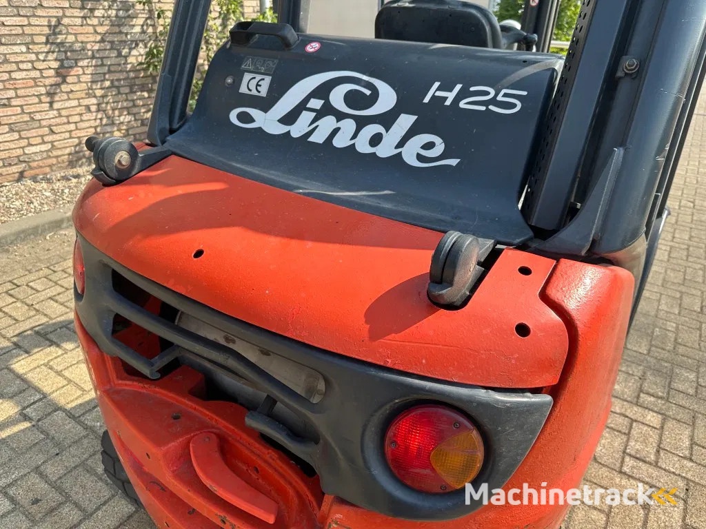 Linde H25T 2.5 ton Triplex Freelift Sideshift LPG Heftruck