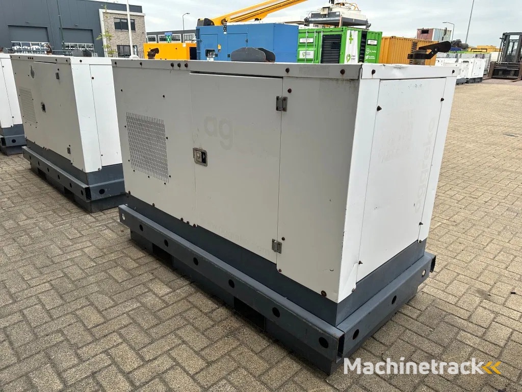 Iveco FPT F32 AM1A Leroy Somer 32 KVA Silent generatorset 660 hours !