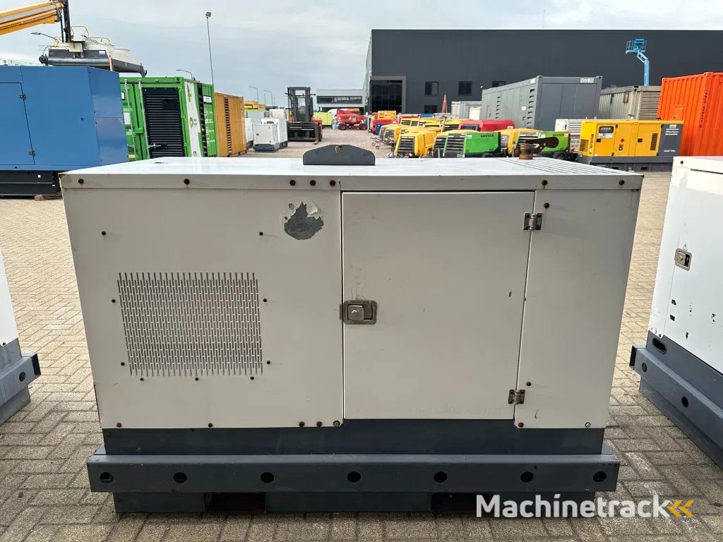 Iveco FPT F32 AM1A Leroy Somer 32 kVA silent generatorset 29 hours !