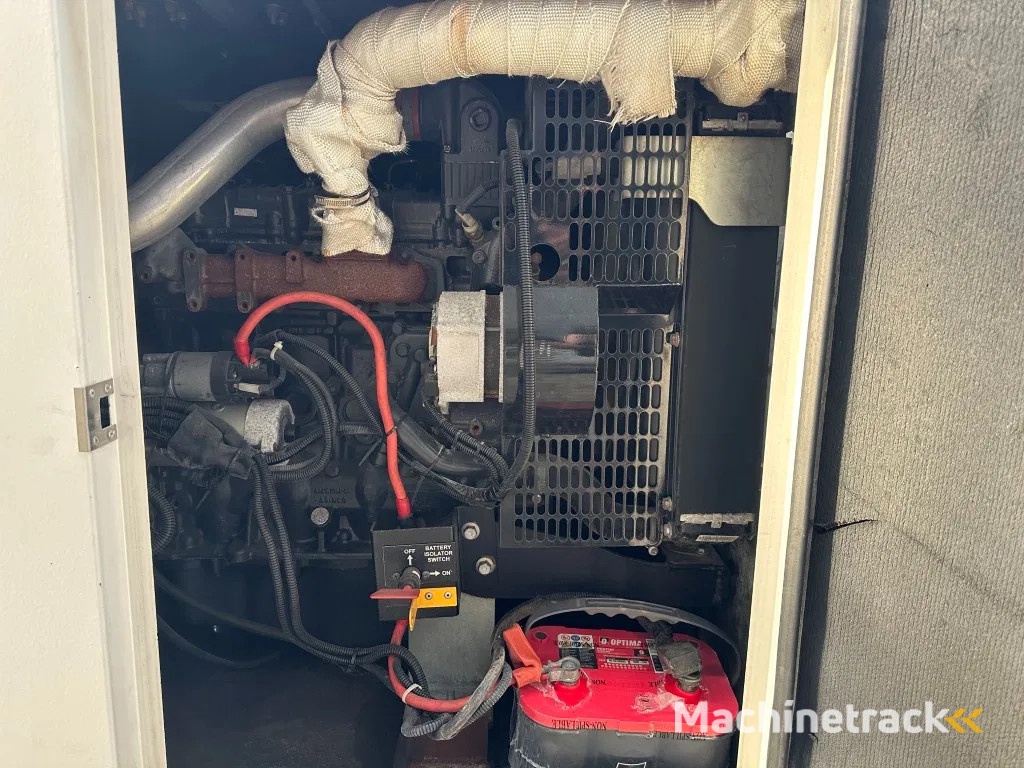 Iveco FPT F32 AM1A Leroy Somer 32 kVA silent generatorset 29 hours !