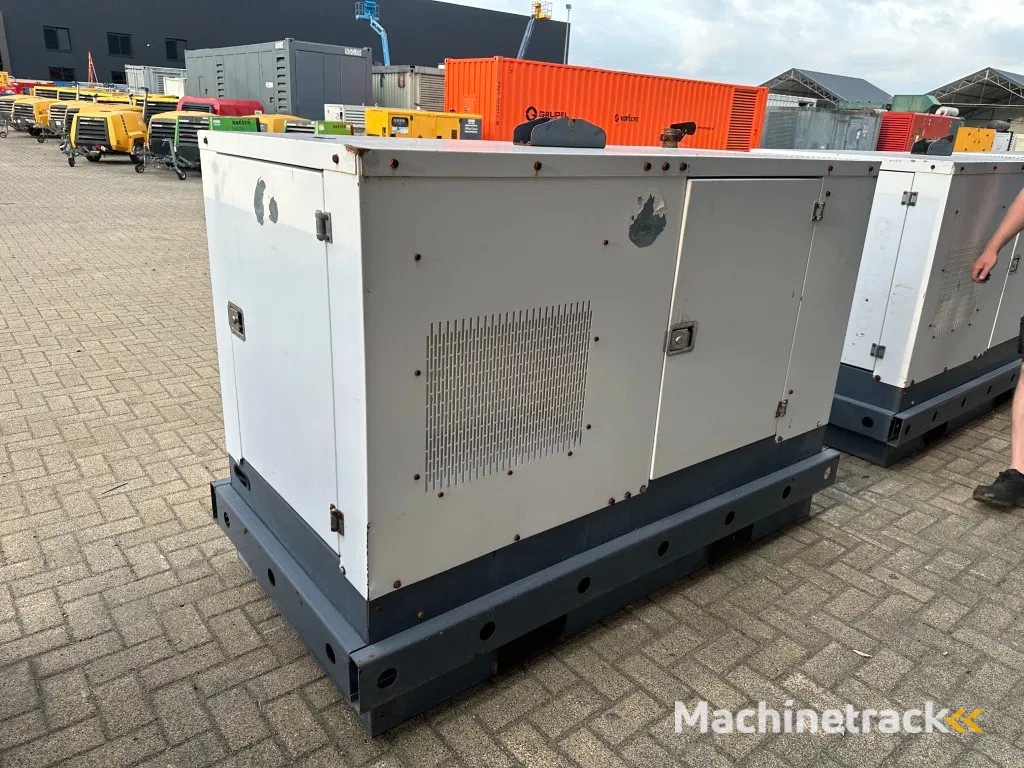 Iveco FPT F32 AM1A Leroy Somer 32 kVA silent generatorset 29 hours !