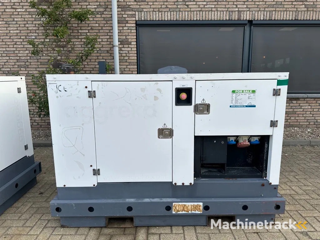 Iveco FPT F32 AM1A Leroy Somer 32 kVA Silent generatorset 667 hours !