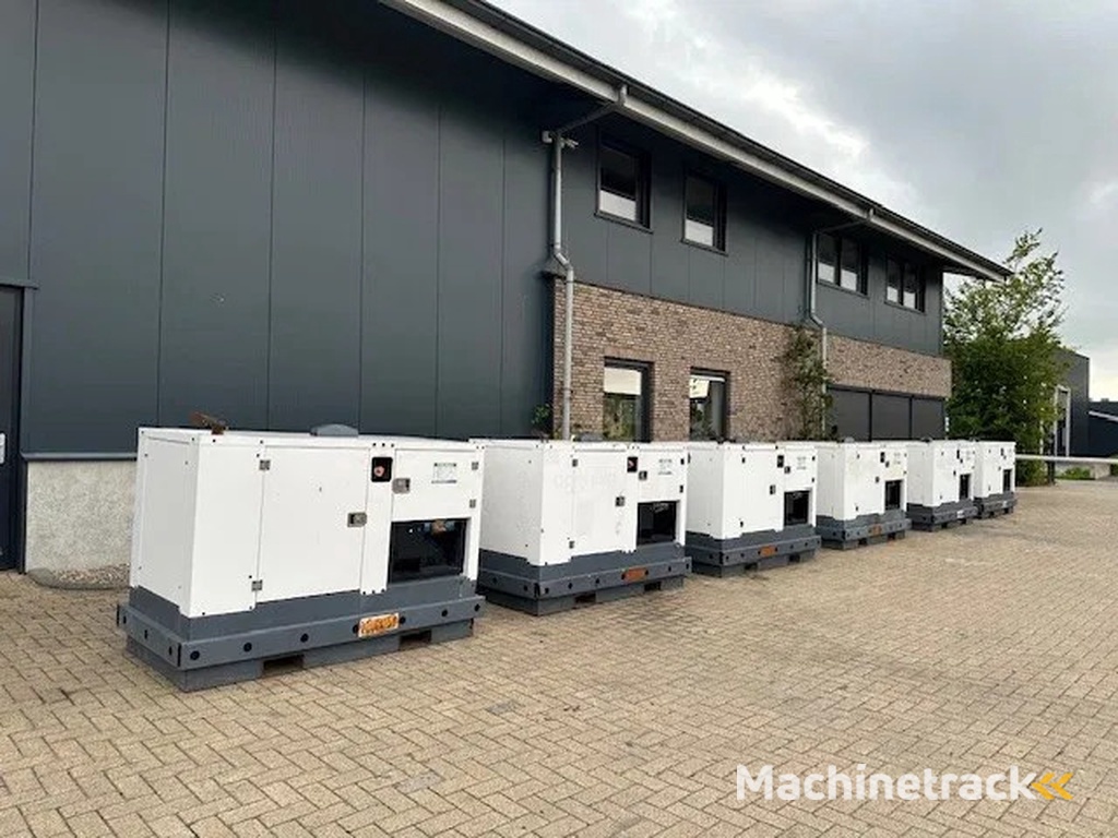Iveco FPT F32 AM1A Leroy Somer 32 kVA Silent generatorset 667 hours !