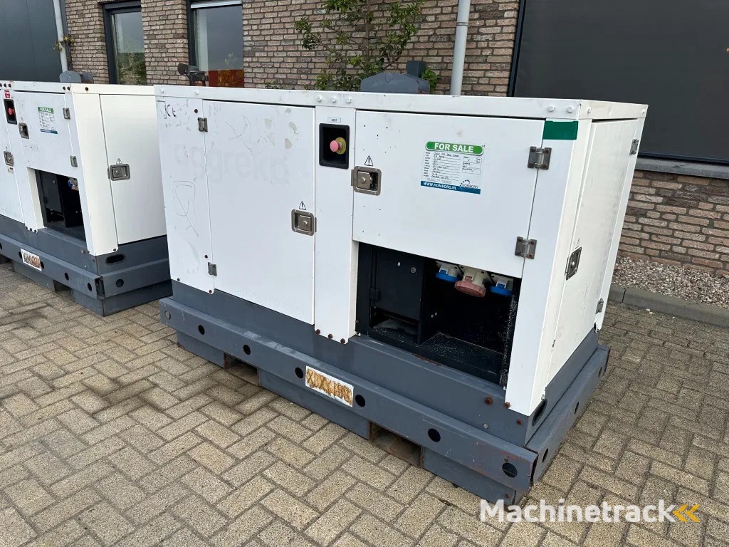 Iveco FPT F32 AM1A Leroy Somer 32 kVA Silent generatorset 667 hours !