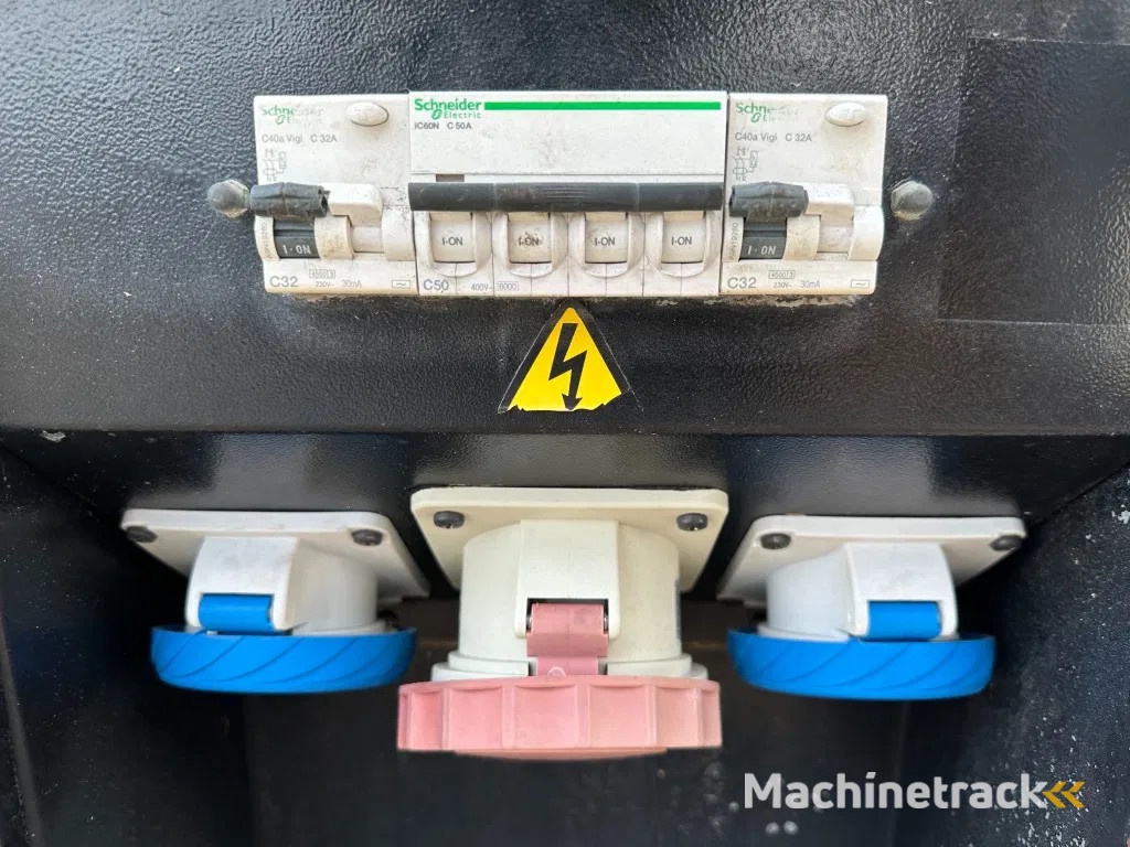 Iveco FPT F32 AM1A Leroy Somer 32 kVA Silent generatorset 667 hours !